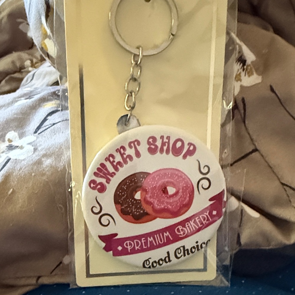 Sweet Shop Keychain with Donut Design mirror